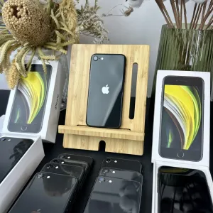 100% акб iPhone Se2 64 gb Neverlock Apple Айфон