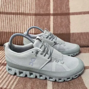 Кросівки on cloud