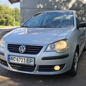 VOLKSWAGEN Polo бензин