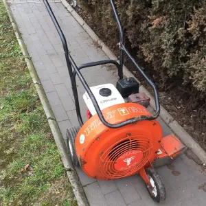 Повітродувка,Бензо уборка листя- піску великих територій