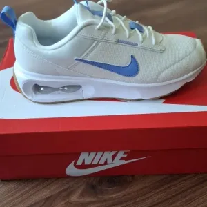 Оригінальні кросівки  Nike Air Max Intrlk lite  Розмір  38.5 ,40
