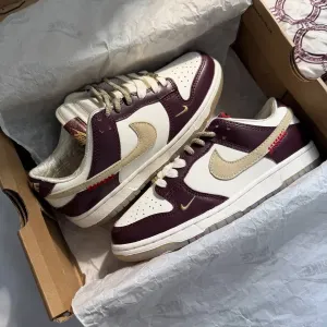 Nike Dunk Low LX White Maroon жіночі кросівки найк данк бордові