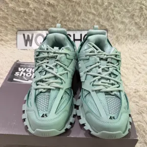 Balenciaga track 45