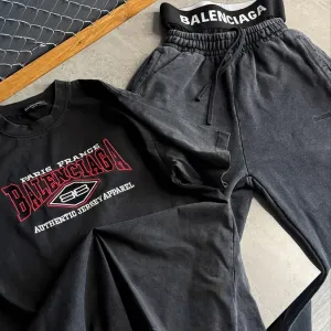 Футболка Balenciaga в асортименті