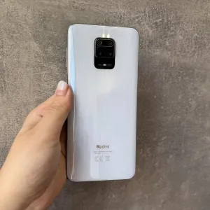 Xiaomi Redmi Note 9S 4/64 в дуже гарному стані. Гарантія 30 днів. У подарунок поклеїли захисне скло!