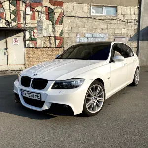 BMW E90 328xi 2010 3.0I