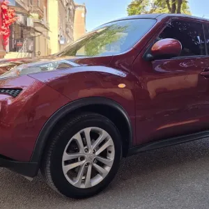 Nissan Juke 2014 Автомат 1.6 газ/бензин