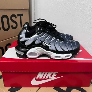Кроссовки Nike TN Plus grey black / Найк ТН серые черные 42 43 44 45