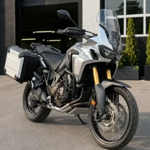 Honda Africa Twin CRF1000L 2016 року, кофри, 10 тис. км пробігу