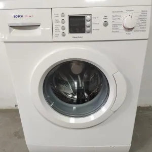 Пральна машина BOSCH Maxx5 з Європи.5 kg. 40 см вузька, Класний стан