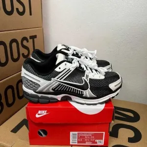 Женские кроссовки Nike Vomero 5 / Найк Вомеро серый чорный 36 37 38 39 40
