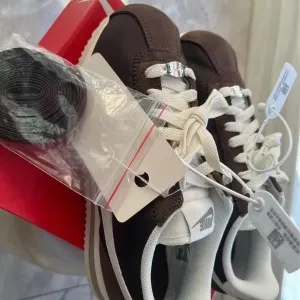 Красовки Nike красовки жіноче взуття