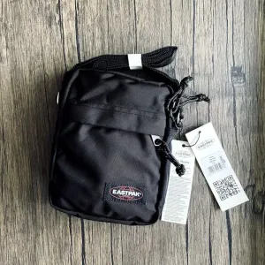 Мессенджер Eastpak black. Оригинал, сумка, барсетка через плечо