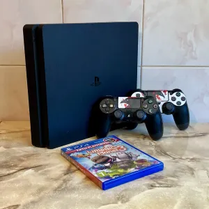 PlayStation 4 Slim 1TB + 2 джойстика. Гарантия!