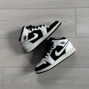Оригінальні кросівки Nike Air Jordan Retro