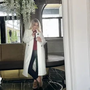 Пальто  Zara   .