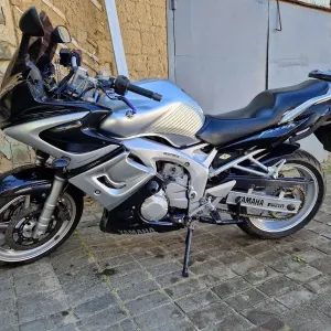 Продам мотоцикл Yamaha FZ6 Fazer