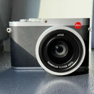 Leica Q (Typ 116) — компактная полнокадровая Leica, Summilux 28/1.7 ℹ️ центральный затвор, сенсор 24 МП без фильтра | Германия, 9.5 из 10, одни руки