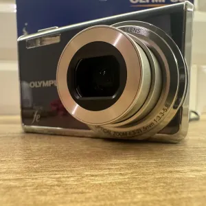 Продам цифровий фотоаппарат OLYMPUS FE-5020