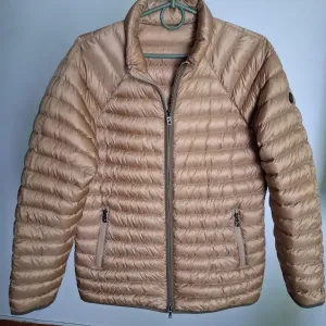 жіноча пухова куртка Bogner. Розмір М.