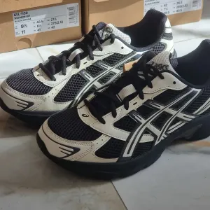 Оригінал 100% кросівки asics gel-1130   euro  42 / 43.5 / 44