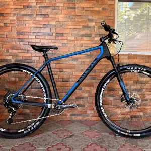 Велосипед CANYON Exceed 29"XL" SRAM X01, 1x12, Rock Shox SID Воздух CARBON Колеса 9.9 Кг