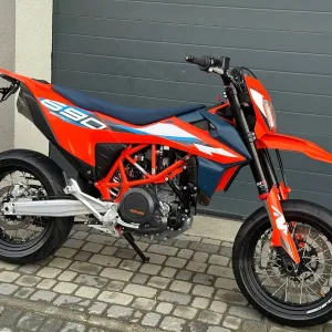 Ktm smc 690 R 2024 ne husqvarna 701