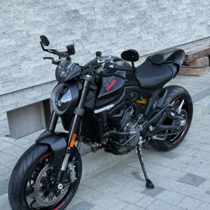 Мотоцикл Ducati Monster 937 2023 року