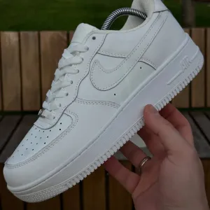 Nike  air force 1 white білі чоловічі кросівки найк еір форс