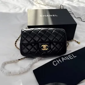 Chanel Mini 20 Classic Flap Bag in Black with Gold / Chanel Mini 20 Classic