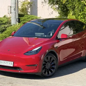 Tesla Model Y 2023 год Performance 60 тыс км