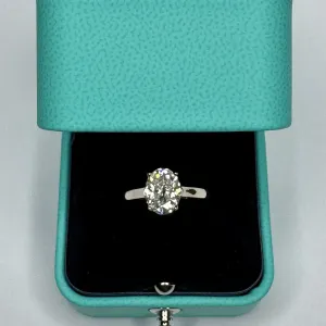 Каблучка в білому золоті з діамантом  в стилі Tiffany