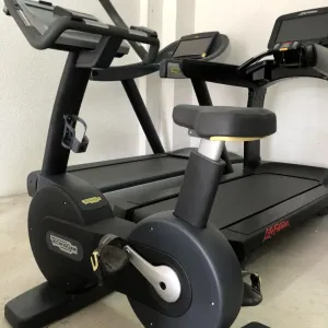 Професійний велотренажер Technogym Excite 700 Unity на гарантії