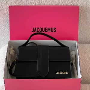 Женская сумка Jacquemus Le Grand Bambino через плечо Жакмюс Бамбино