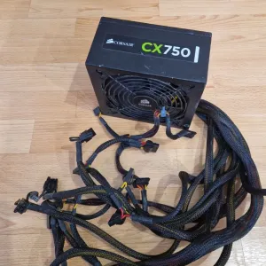750w CORSAIR  Якісний брендовий Блок живлення Стан гарний