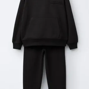 Спортивний костюм фірми Zara,рлзмір 122 см
