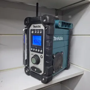 Makita BMR 102  будівельне радіо Макіта