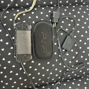 PSP 3000 32Gb 28 ігор в гарному стані,Sony Playstatation, зарядка, чохол, ігрова ретро приставка, консоль батарея акумулятор