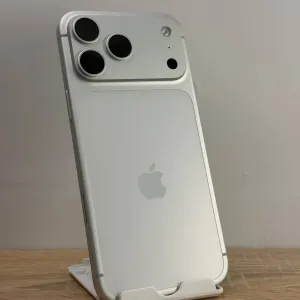 Б/У Айфон 17 Pro Max, 512GB, Silver, eSim (состояние ИДЕАЛ)
