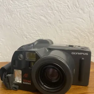 Olympus IZM 300 (AZ-300 Superzoom) | Колекційний стан | Рідкісна плівкова Bridge-камера з подвійною експозицією