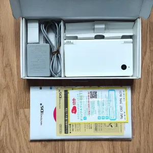 Nintendo DSi White