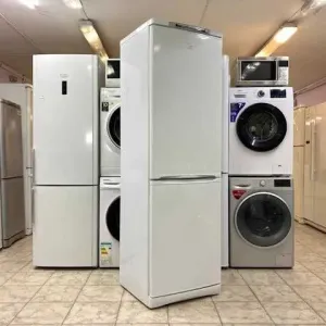 Холодильник Indesit BIA16. Обслугований майстрами. Гарантія. Доставка