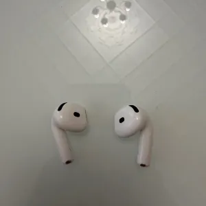 Airpods 4  лівий оригінал