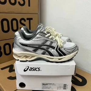 Asics Gel-Kayano 14 White Silver Black трендові жіночі кросівки асікс гель кайано 14