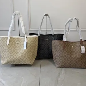 Сумка Coach city шопер Coach City Tote in Signature