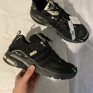 100%ОРИГІНАЛ|Кросівки Adidas x SFTM|розмір: 46/29,5см
