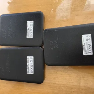 2.5 2tb 2000gb диск зовнішній Мала нароботка майже нові  Стан гарний Смарт на фото
