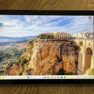 Microsoft Surface Go 3. Екран 10.5" Памʼять 4Gb/64Gb SSD. Встановлений та активований Windows 11 Pro. Відмінний стан