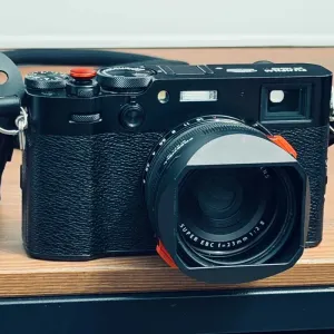 Fujifilm X100VI + магнитный Freewell CPL с блендой + 2 аккумулятора — комплект целиком, пробег 11 тыс. кадров | чёрная