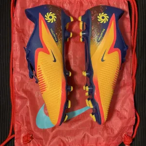 Копки nike phantom , бутси , футбольне взуття